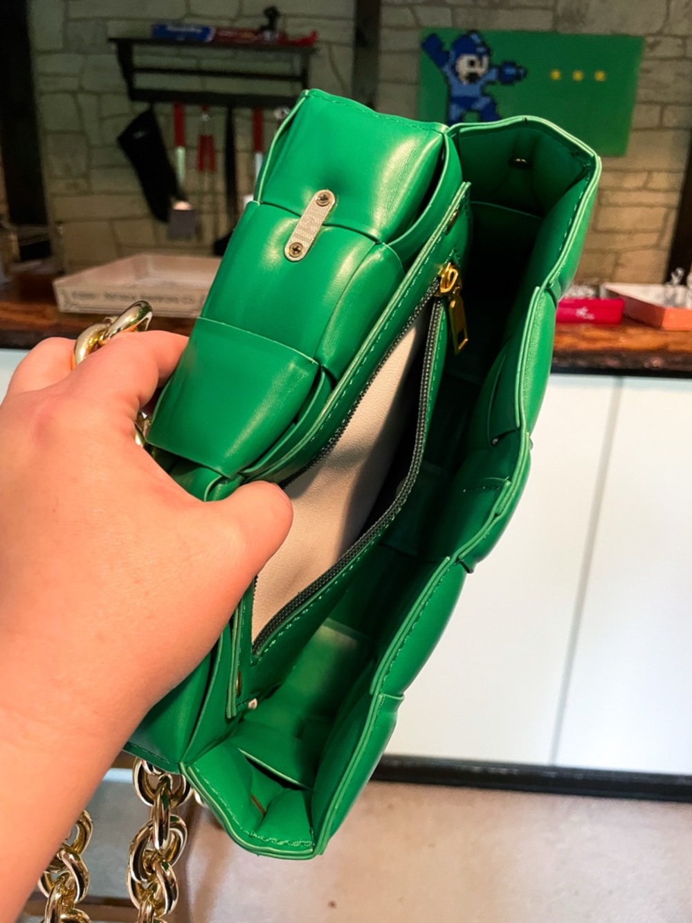 Kelly Green Faux Leather Shoulder Bag with Chunky Gold Link Strap - GUC - Picture 2 of 13